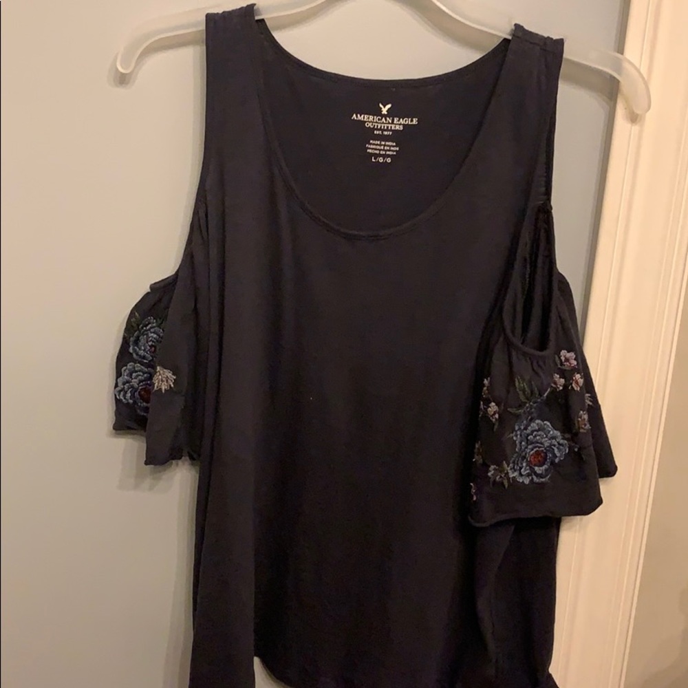 cut-out shoulder cute t shirt